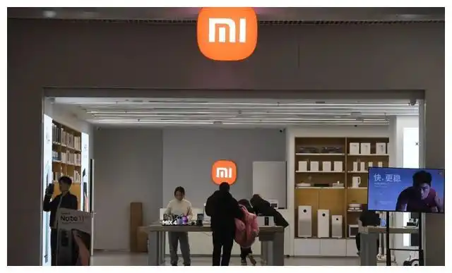 小米手机进军高端市场_小米手机如何在激烈市场中脱颖而出？_2020年小米手机市场分析