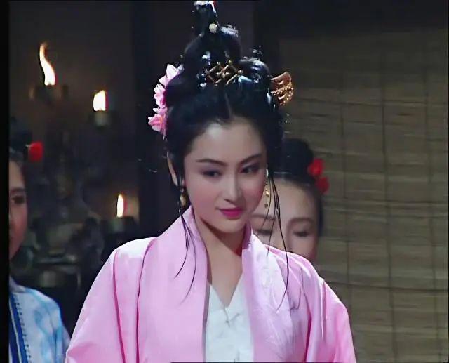 关羽月下斩貂蝉：无确切史载却在中国文化广泛传播的轶事探究