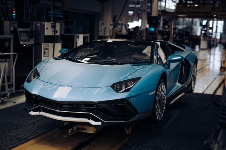 兰博基尼Aventador V12超级跑车正式停产-图2