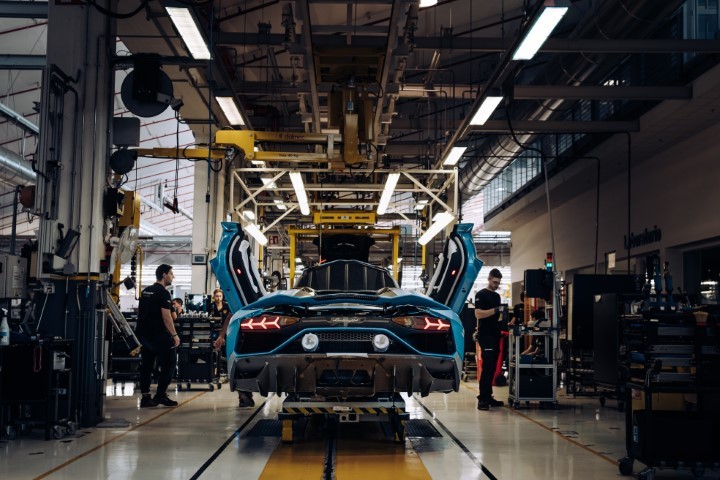 兰博基尼Aventador V12超级跑车正式停产-图9