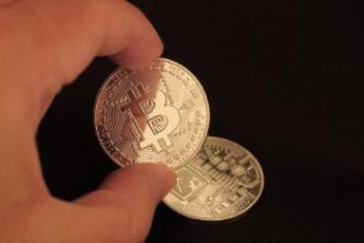 国内买比特币靠谱平台推荐：火币网、币安、OKX