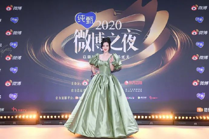 张雨绮合影_张雨绮与众多明星的合作回顾_回顾明星众多张雨绮合作的视频