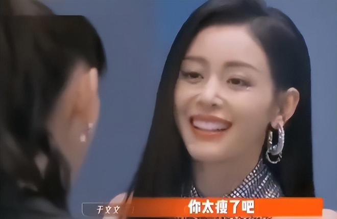 张雨绮走红毯_张雨绮红毯走出谐星的感觉_张雨绮的时尚风格与红毯魅力