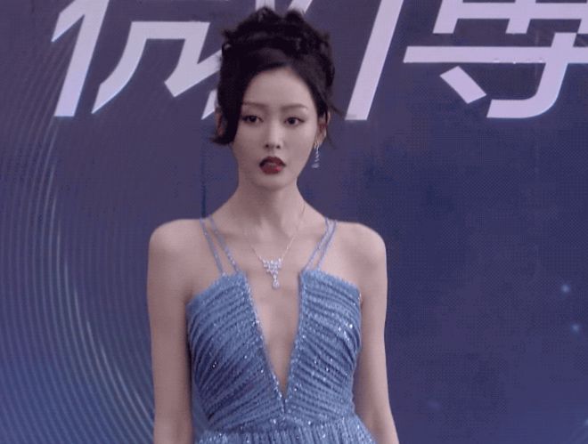张雨绮红毯走出谐星的感觉_张雨绮走红毯_张雨绮的时尚风格与红毯魅力