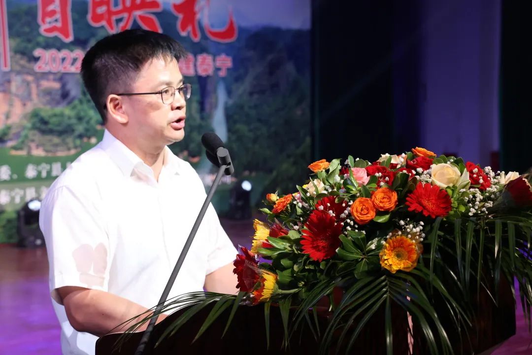 成龙电影的意义_成龙拍电影的精神_成龙的影片对青少年的教育意义
