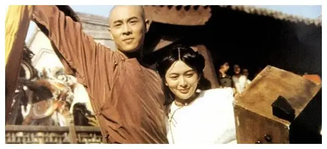 李连杰的经典打斗场面分析_李连杰武打片段_李连杰精彩打斗视频