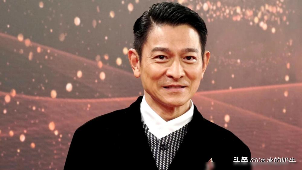 刘德华的事业转型与新挑战_冰水大挑战刘德华_33岁男人事业转型
