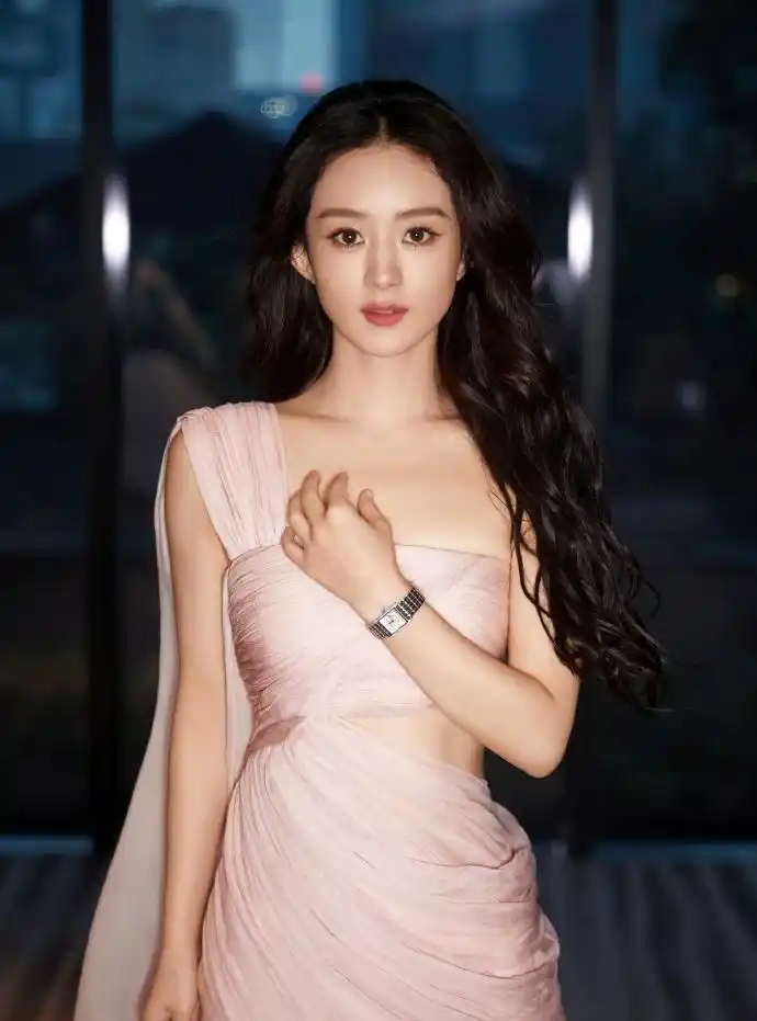 赵丽颖（Zhao Liying） - 知名于《花千骨》和《知否知否应是绿肥红瘦》等剧_赵丽颖知否古装_知否知否赵丽颖