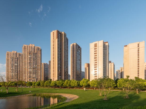 比特币钱包地址李嘉诚家族内地加快卖楼，长实推亲海駅II，房企并购重组加速背后意义几何？