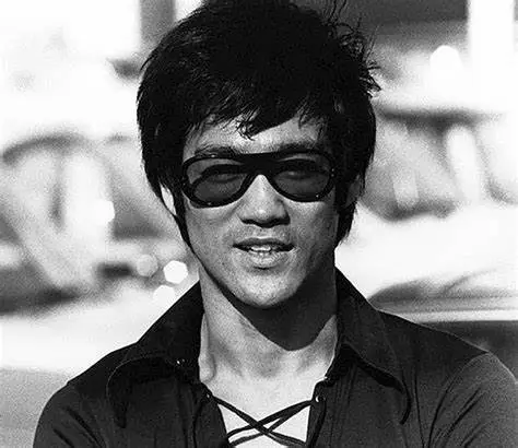 李小龙武术理念_李小龙的影响下的武术比赛与体育精神_李小龙对武术的解释