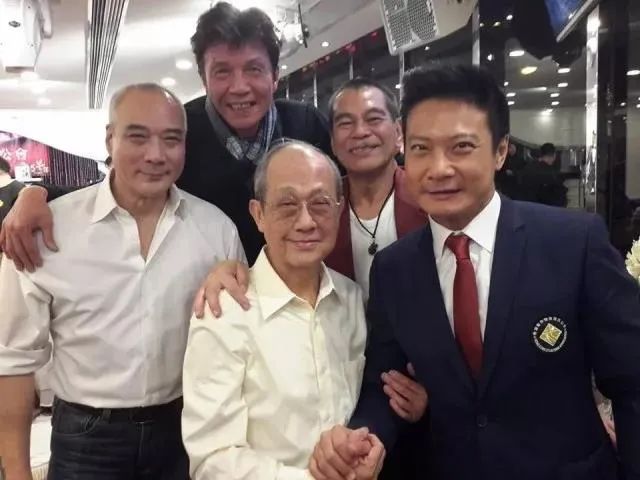 元彪的武术训练与日常生活_元彪武打电影国语版_元彪武术水平