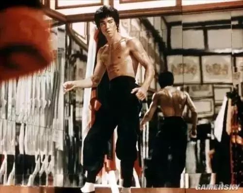 元彪精彩的武打片段_元彪的武术训练与日常生活_元彪武打电影国语版