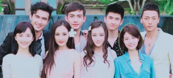 杨幂的家庭故事与成长经历_杨幂经历成长家庭故事视频_杨幂家庭出身