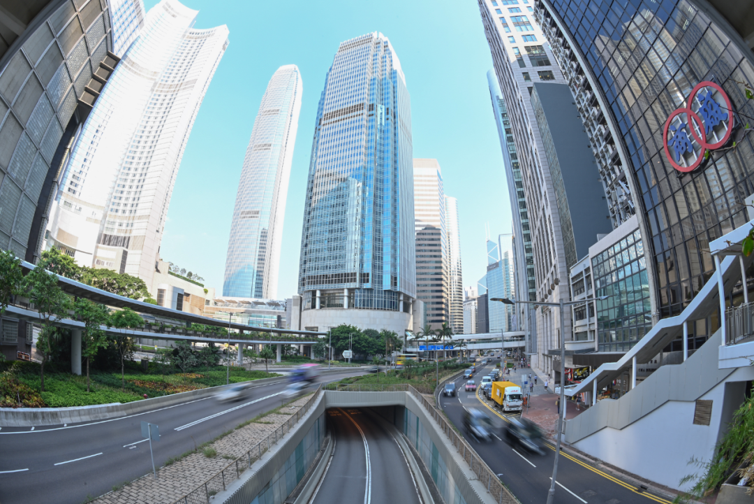 位于香港中环的国际金融中心（图：香港特区政府新闻处）