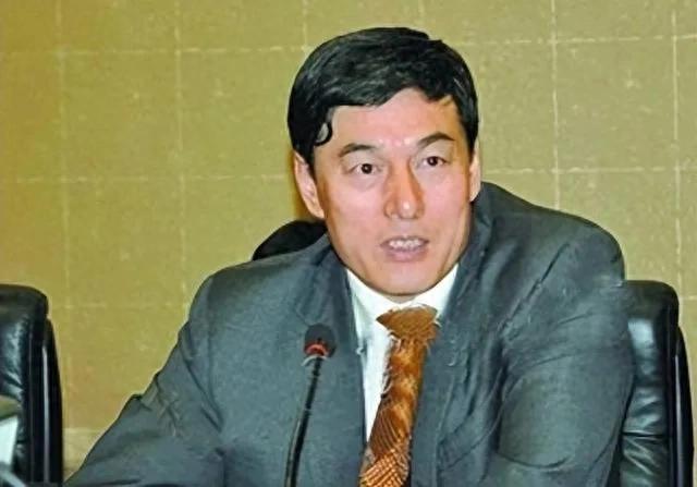 毛阿敏面对260亿遗产的深情选择：娱乐圈与商界交织的传奇故事