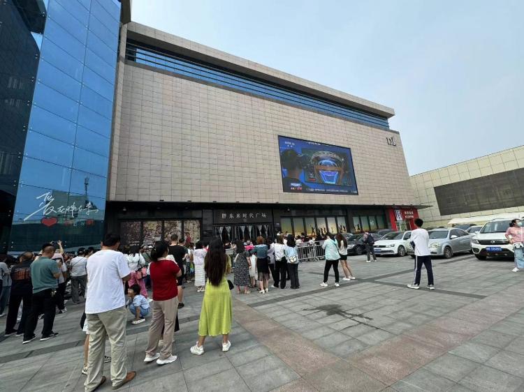 通过关注顾客需求，胖东来赢得市场_胖东来如何实现客户满意度_胖东来客户关系管理特色